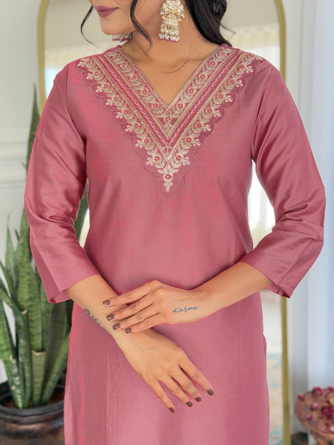 Gajri Embroidered Rayon Kurti Set with Taby Dupatta – Sizes S to 2XL