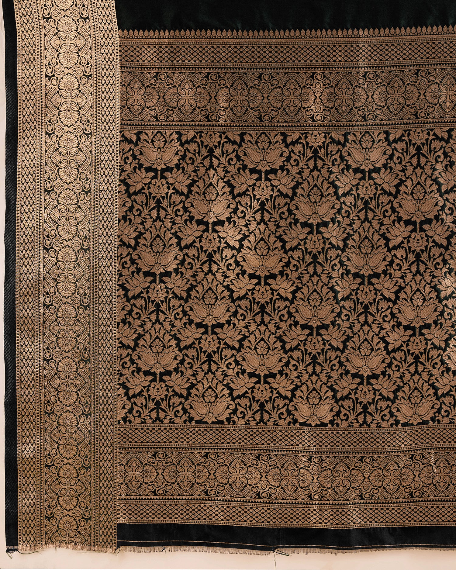 Black Banarasi Elegance Made Easy – Soft, Breathable Sarees for Wedding Glam