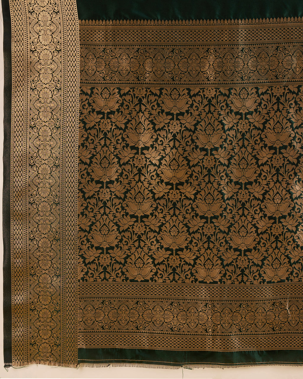 Green Banarasi Elegance Made Easy – Soft, Breathable Sarees for Wedding Glam