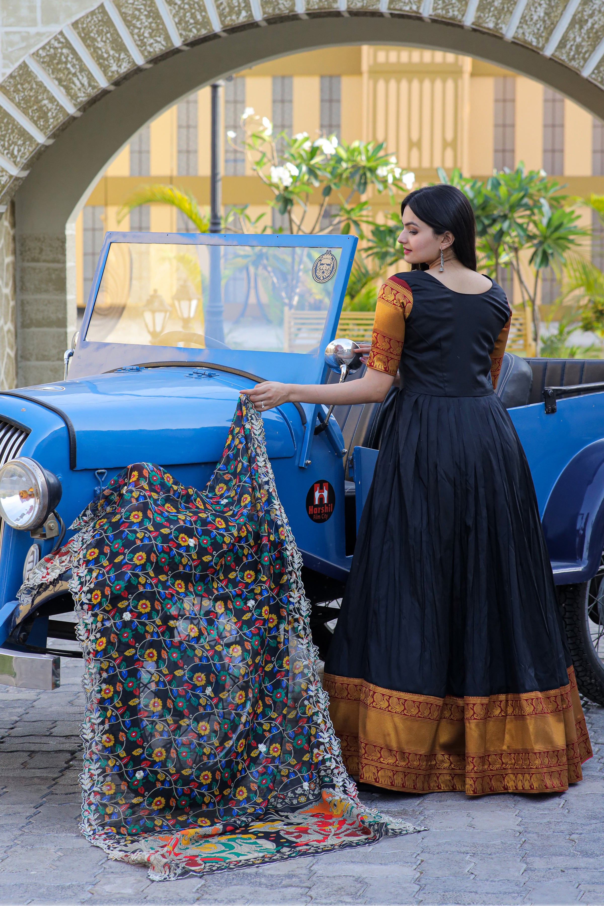 Women’s Black Silk Gown with Jacquard Weaving & Embroidery – Elegant Fusion Wear