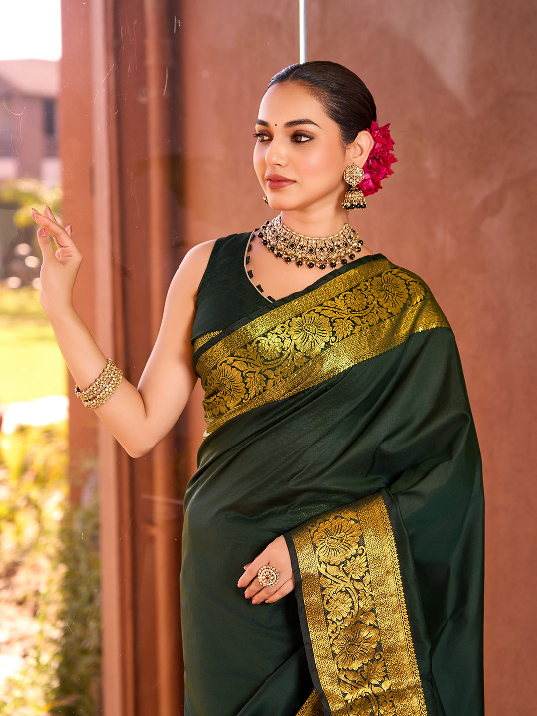Banarasi Elegance Green Redefined – Light, Luxurious & Perfect for Wedding Shenanigans