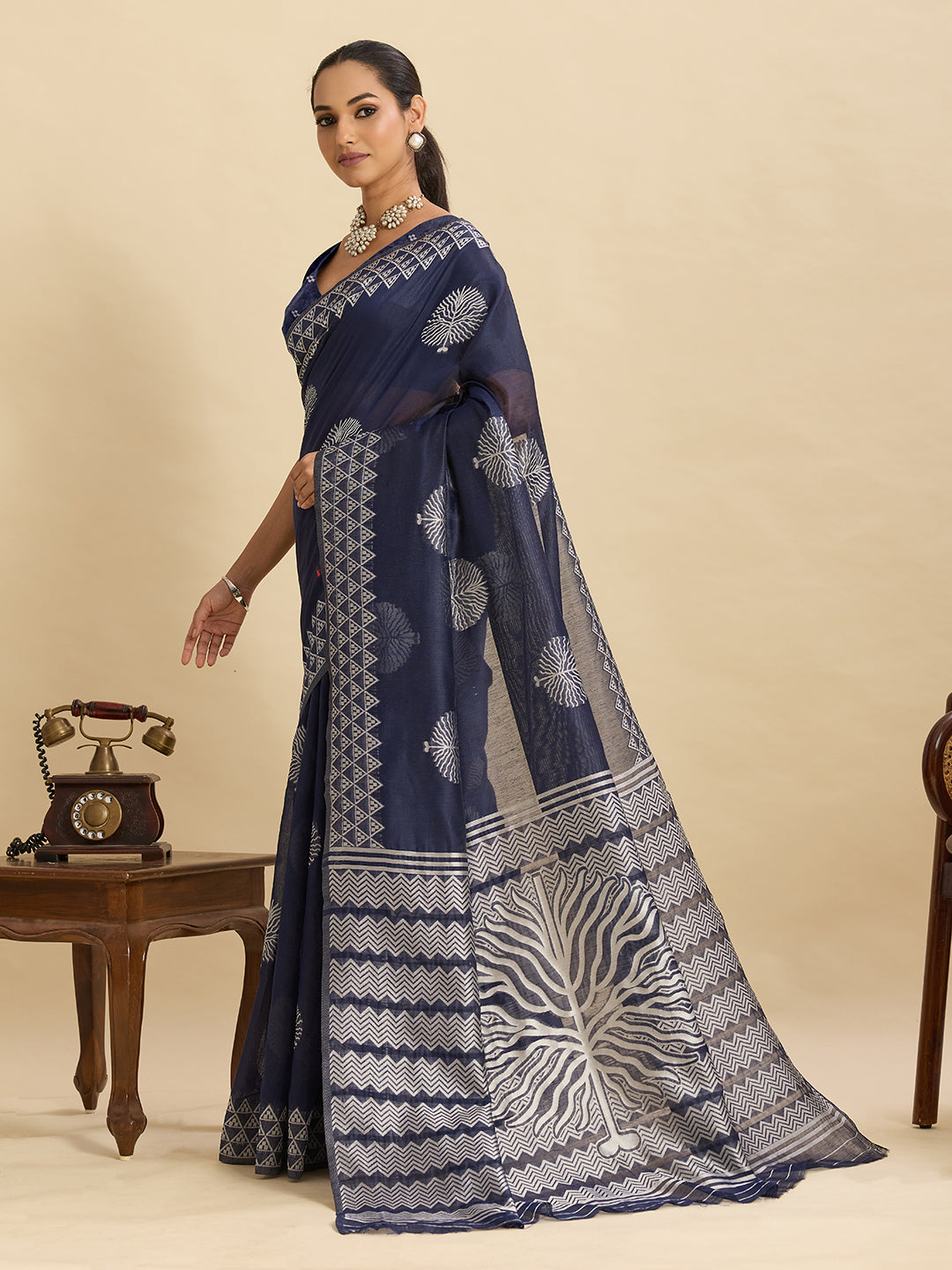 Soft Silk Saree for Women Floral Saree Rich Pallu Base Weaving Traditional Wedding Saree with Unstitched Blouse Piece