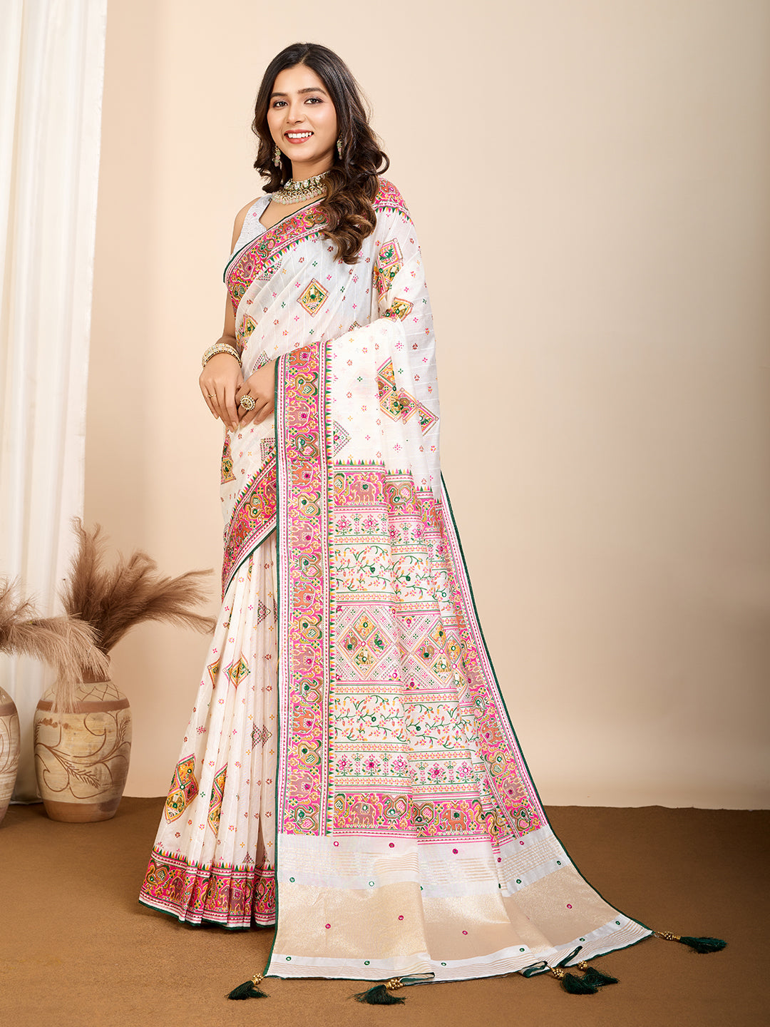 Soft, Stylish & Celebration-Ready: Cotton White Sarees for Wedding Shenanigans