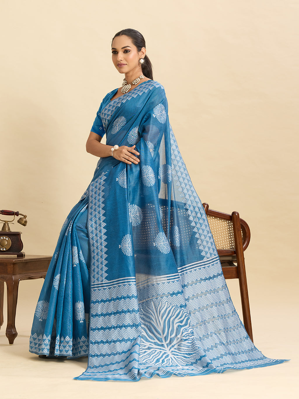 Royal Soft Silk Saree with Rich Weaving & Grand Pallu – A Timeless Classic