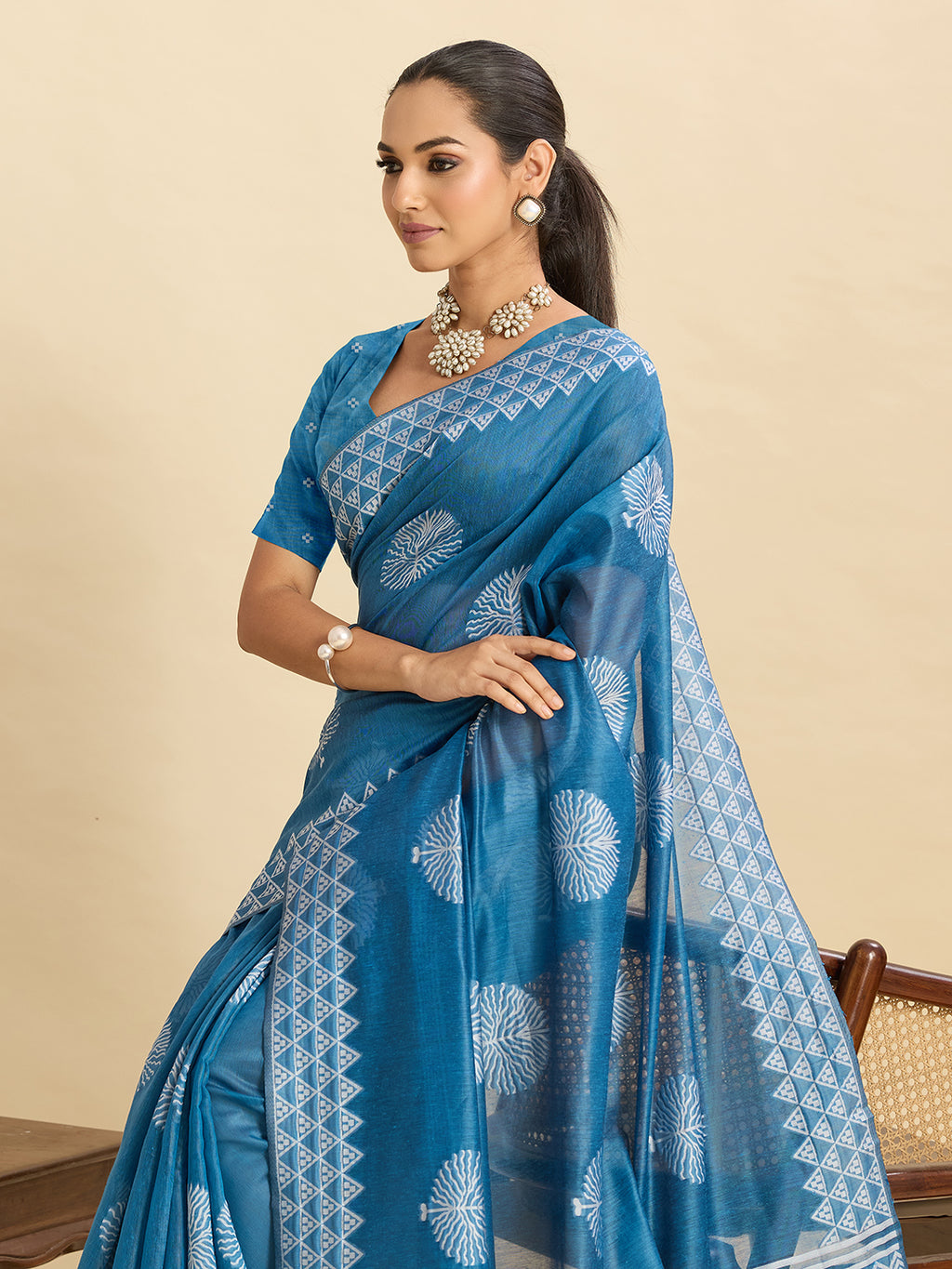 Royal Soft Silk Saree with Rich Weaving & Grand Pallu – A Timeless Classic