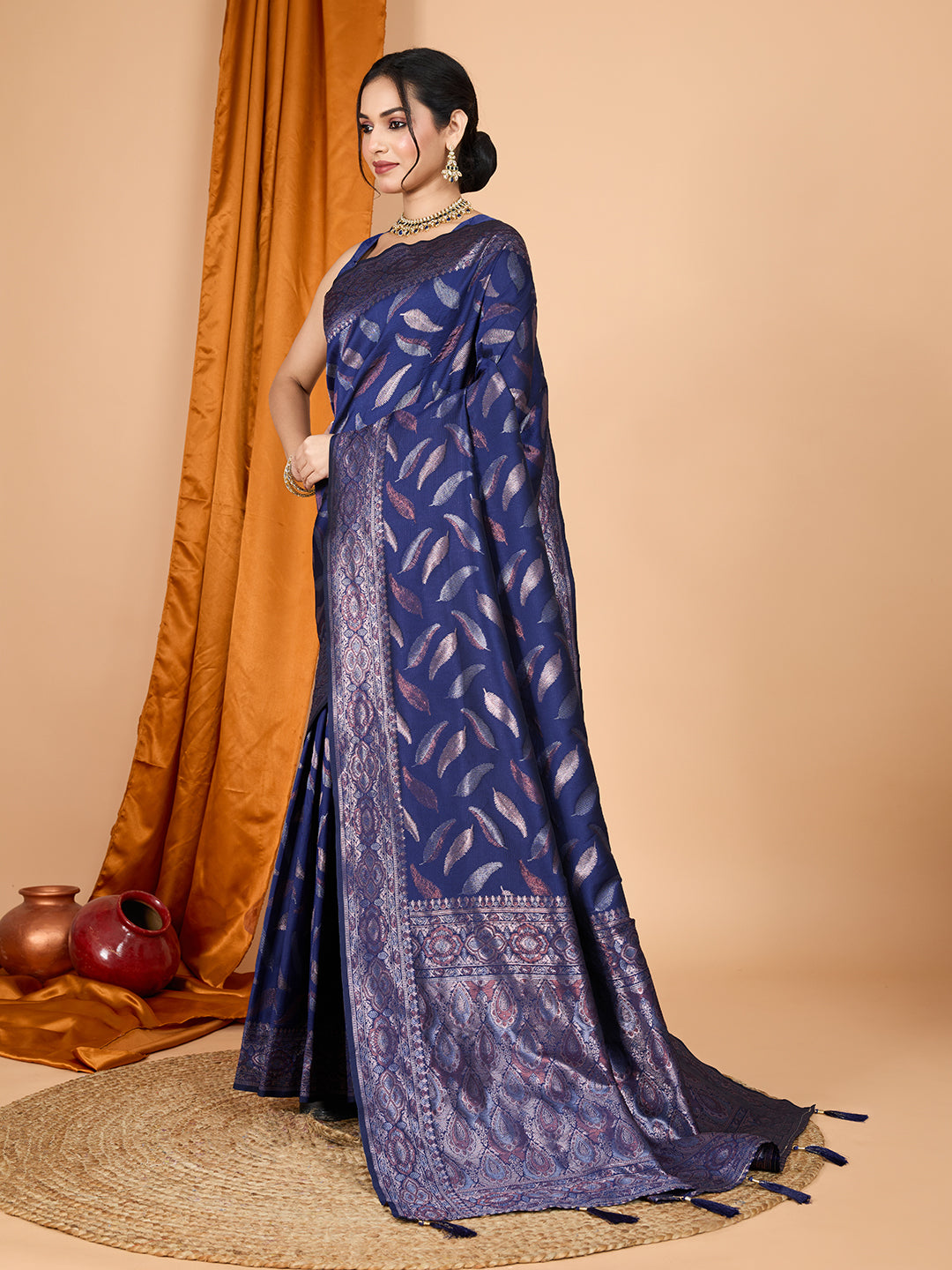Navy Blue Pure Silk Saree – Double Zari Weaving with Contrast Rich Pallu