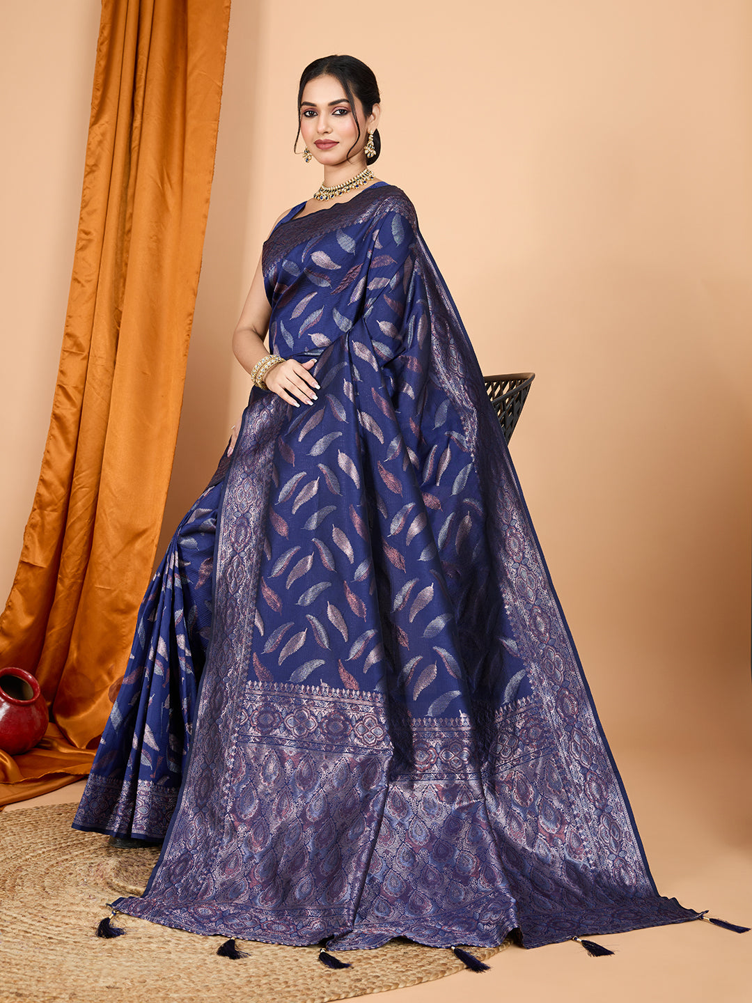 Navy Blue Pure Silk Saree – Double Zari Weaving with Contrast Rich Pallu