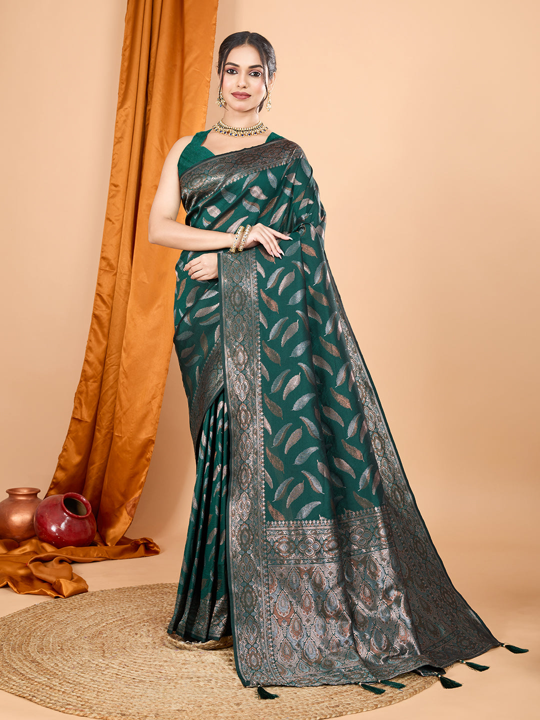 Green Pure Silk Saree – Double Zari Weaving with Contrast Rich Pallu