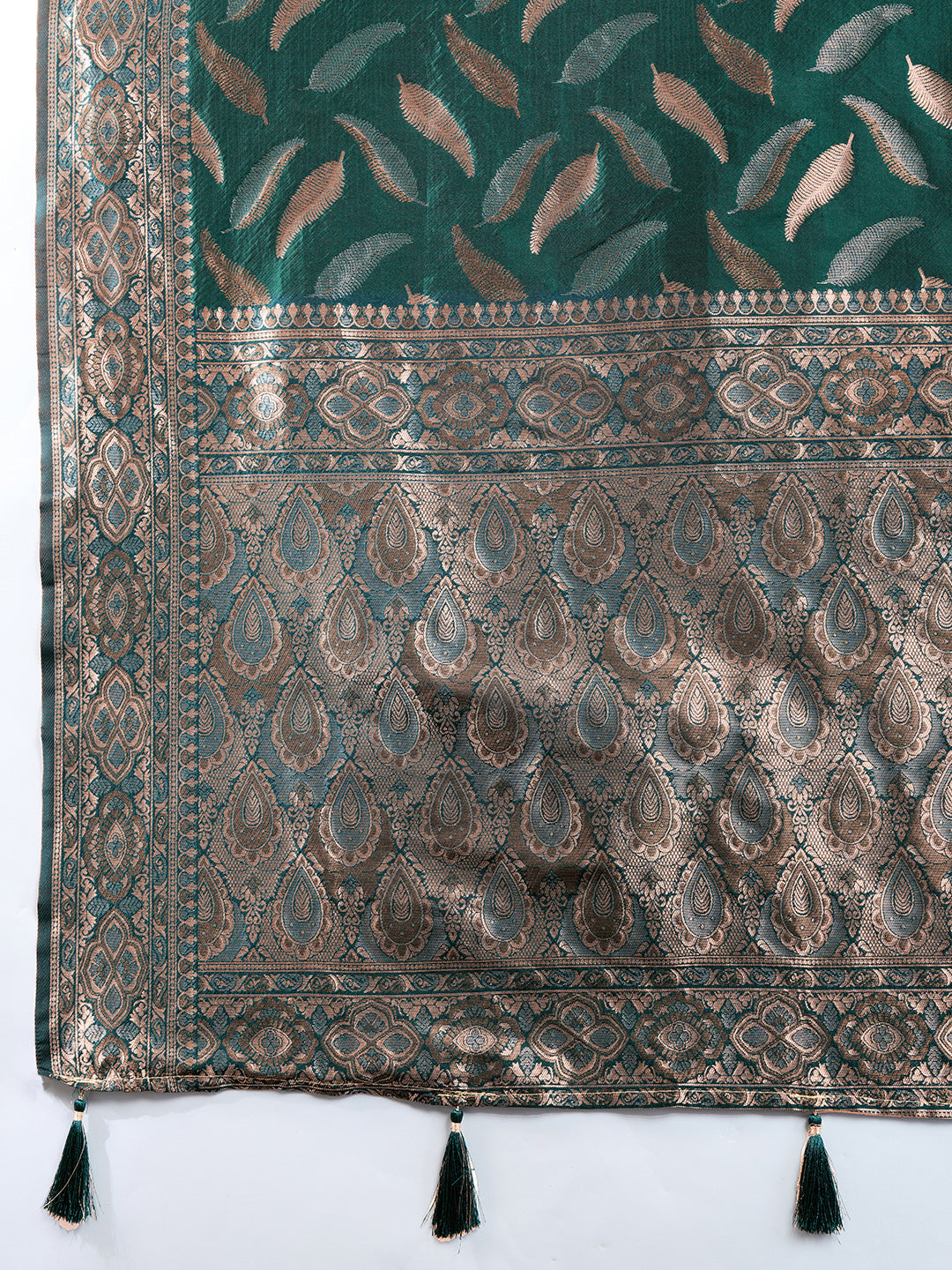 Green Pure Silk Saree – Double Zari Weaving with Contrast Rich Pallu