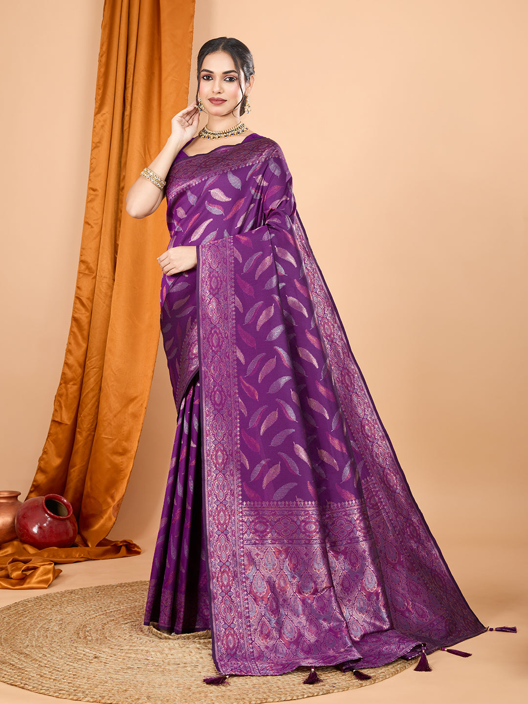 Wine Pure Silk Saree – Double Zari Weaving with Contrast Rich Pallu