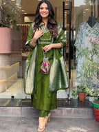 Women's Green Viscose Chanderi Embroidered Kurta Set with Elegant Jacquard Dupatta