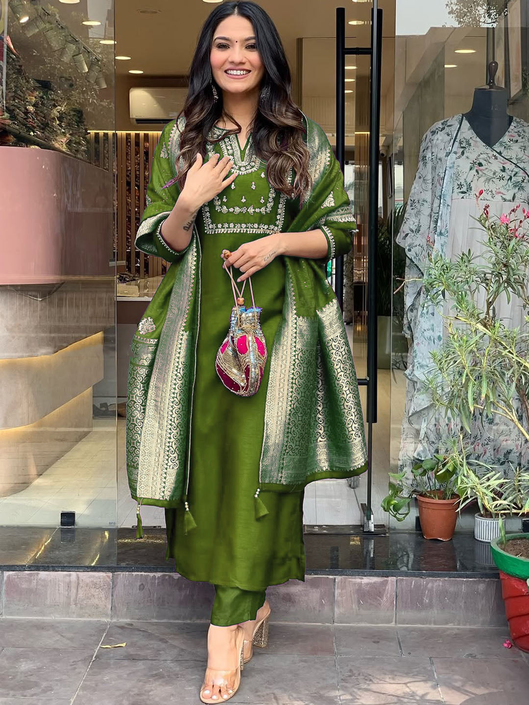 Women's Green Viscose Chanderi Embroidered Kurta Set with Elegant Jacquard Dupatta