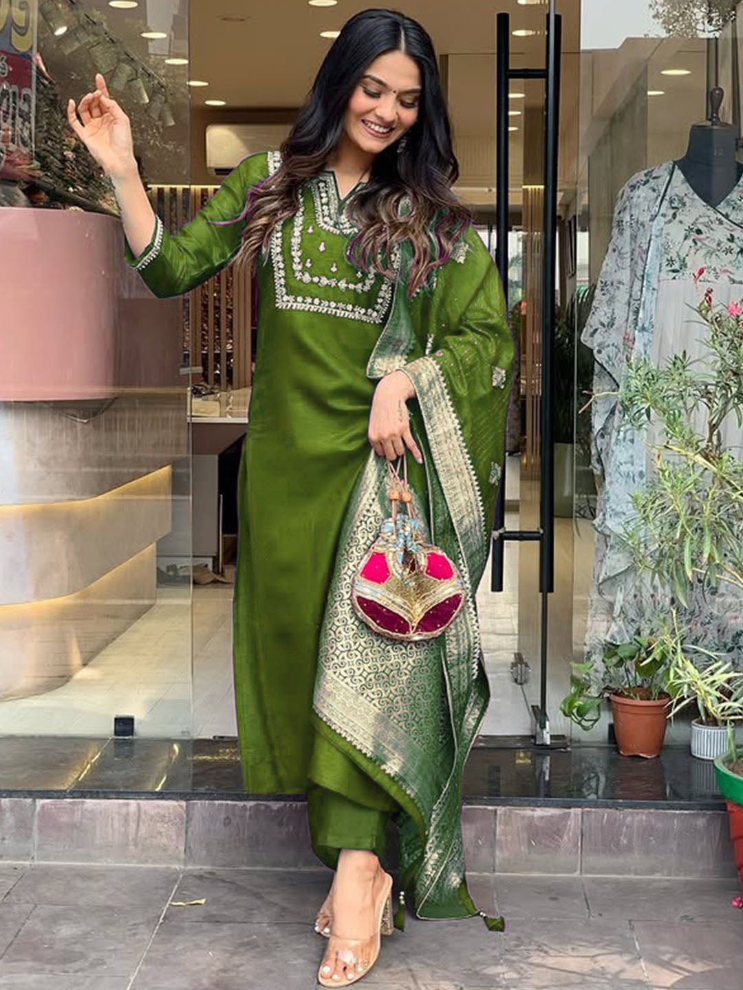 Women's Green Viscose Chanderi Embroidered Kurta Set with Elegant Jacquard Dupatta