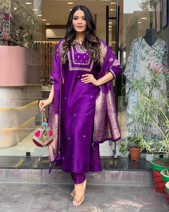 Women's Purple Viscose Chanderi Embroidered Kurta Set with Elegant Jacquard Dupatta