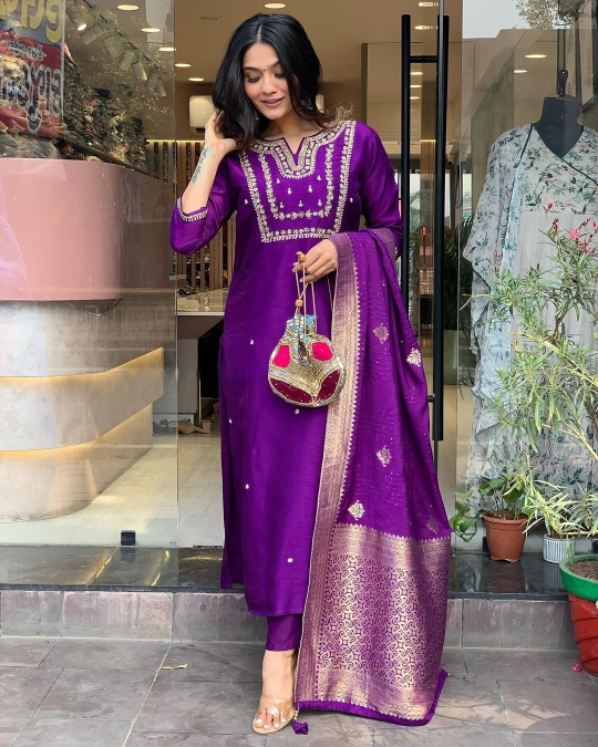 Women's Purple Viscose Chanderi Embroidered Kurta Set with Elegant Jacquard Dupatta
