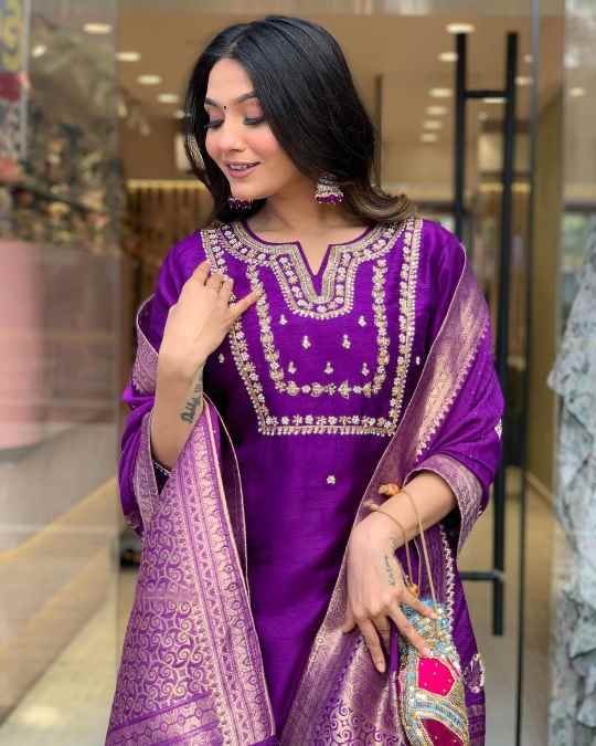 Women's Purple Viscose Chanderi Embroidered Kurta Set with Elegant Jacquard Dupatta