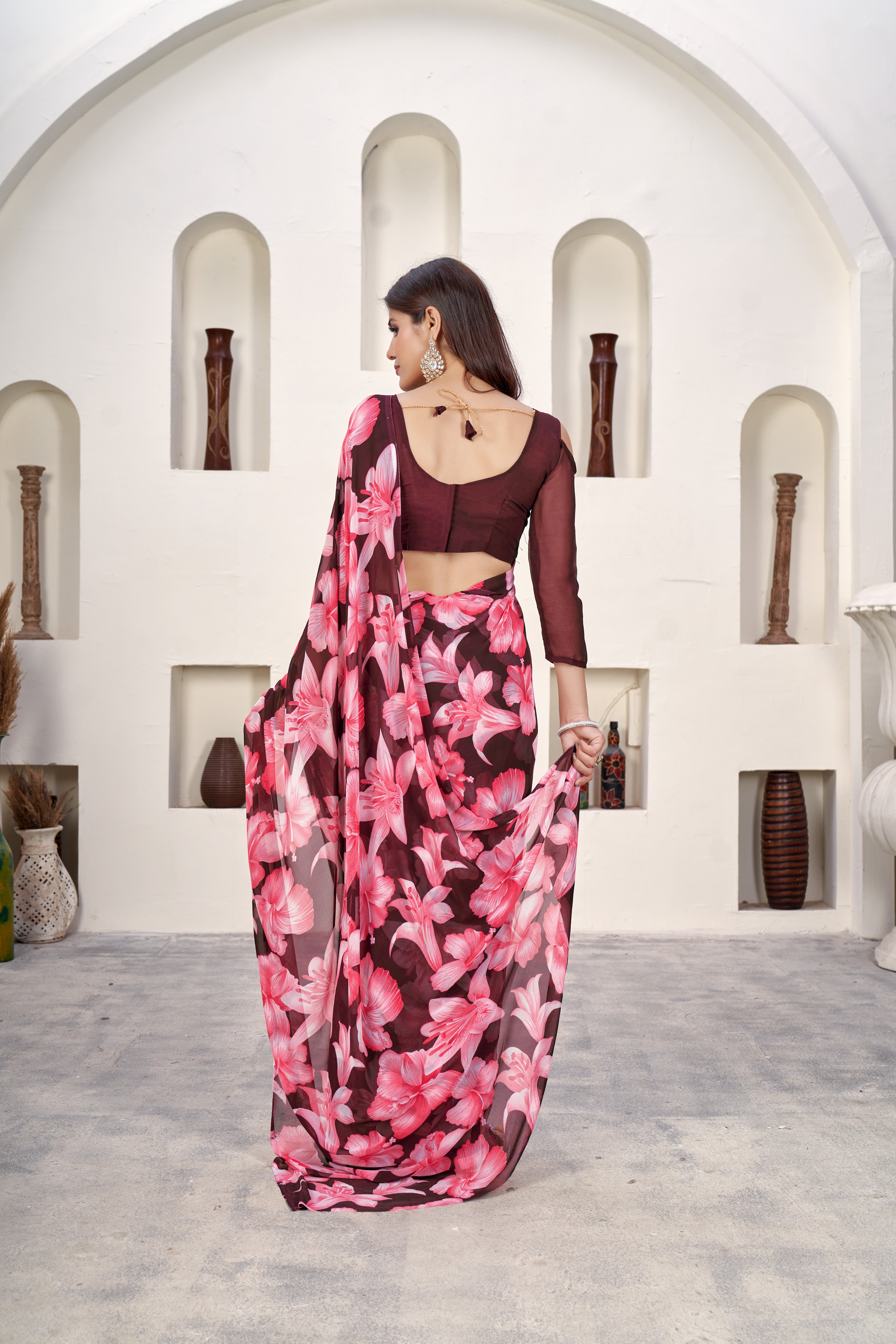 Pink  Classic Printed Saree – Breathable Fabric with Eye-Catching Prints Petite Sarees (Copy)