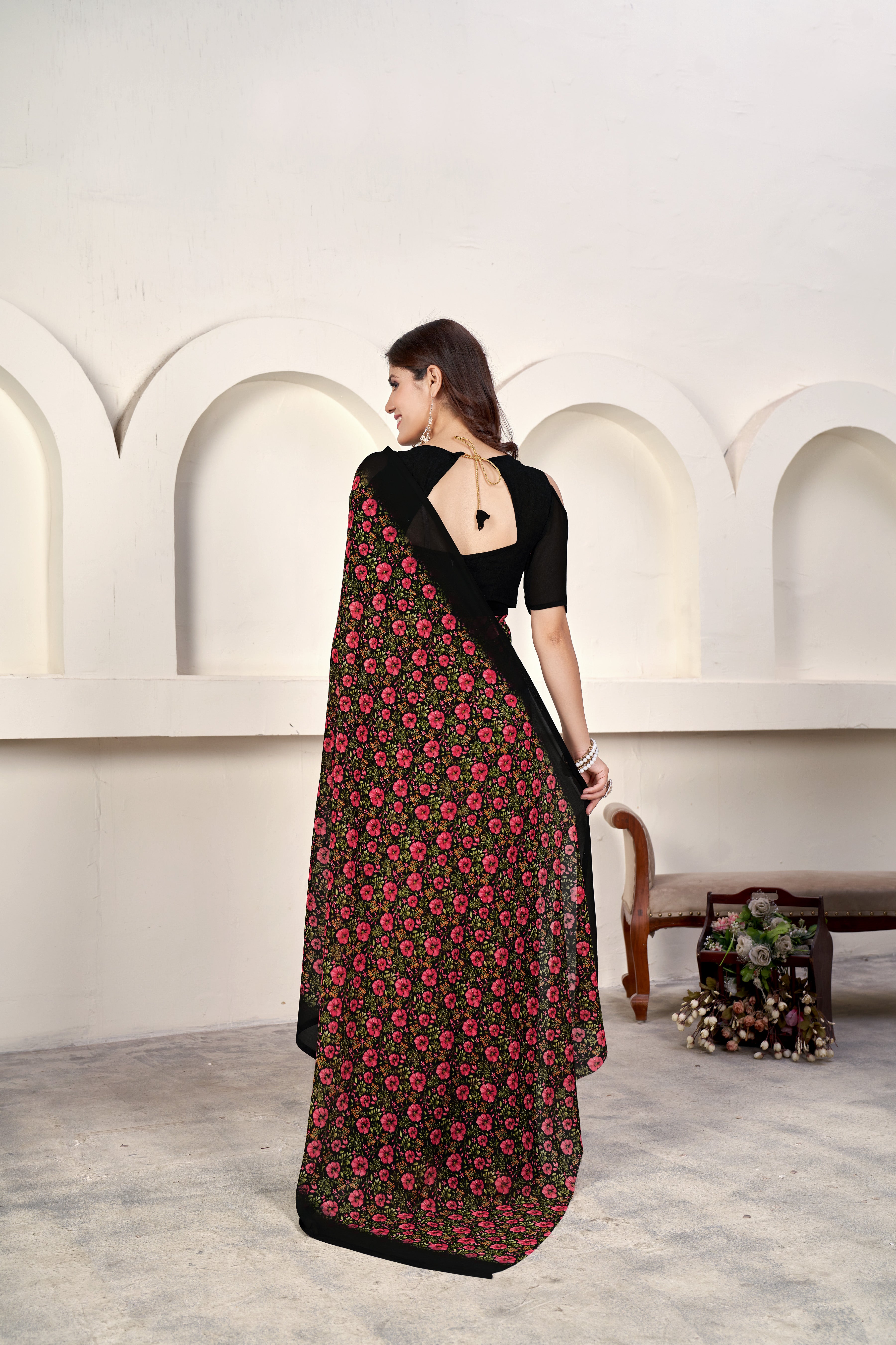 Maroon Classic Printed Saree – Breathable Fabric with Eye-Catching Prints Petite Sarees