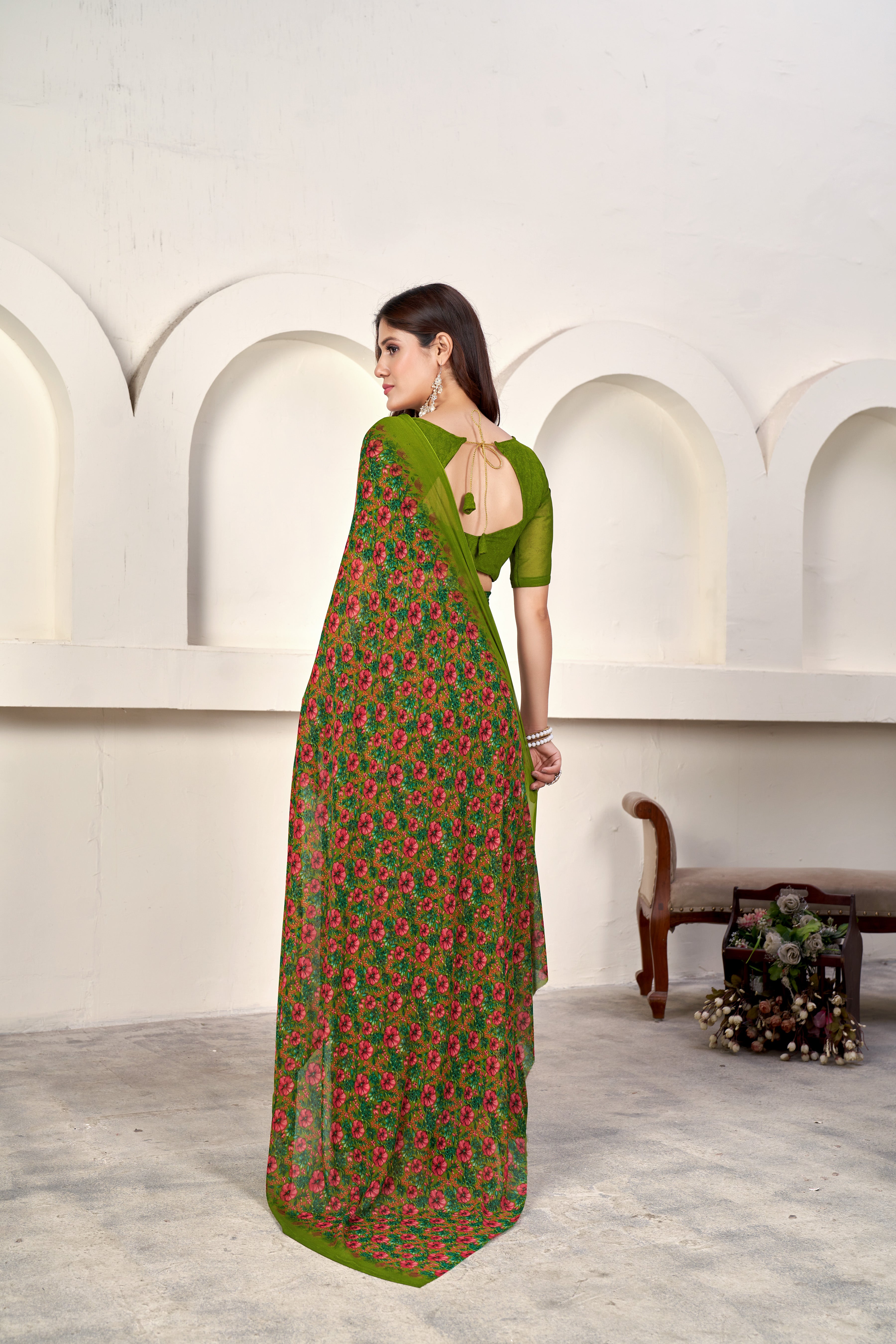 Green Classic Printed Saree – Breathable Fabric with Eye-Catching Prints Petite Sarees