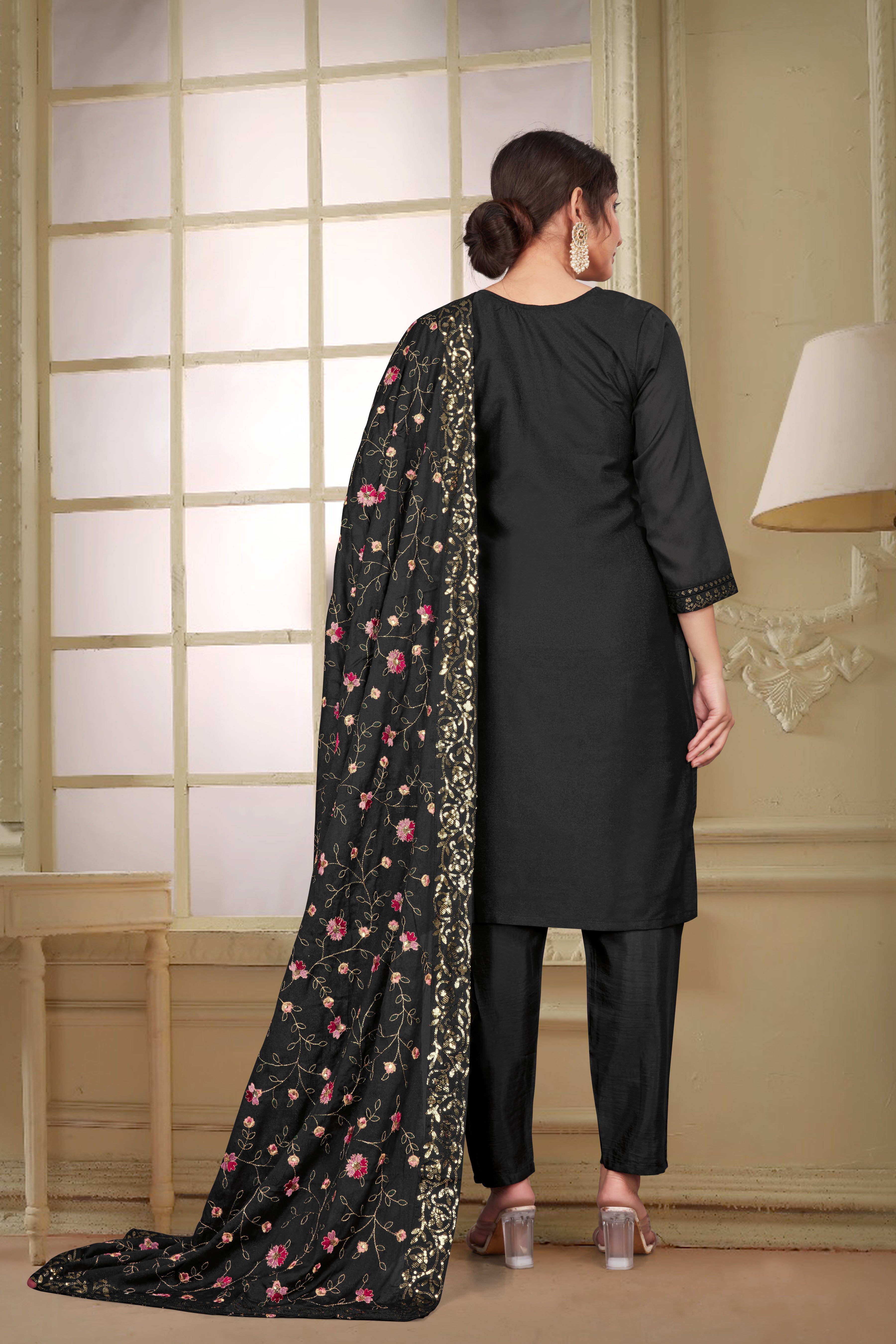 Women’s Black Kurta Set – Elegant Ethnic Wear for Weddings, Parties & Festive Occasions