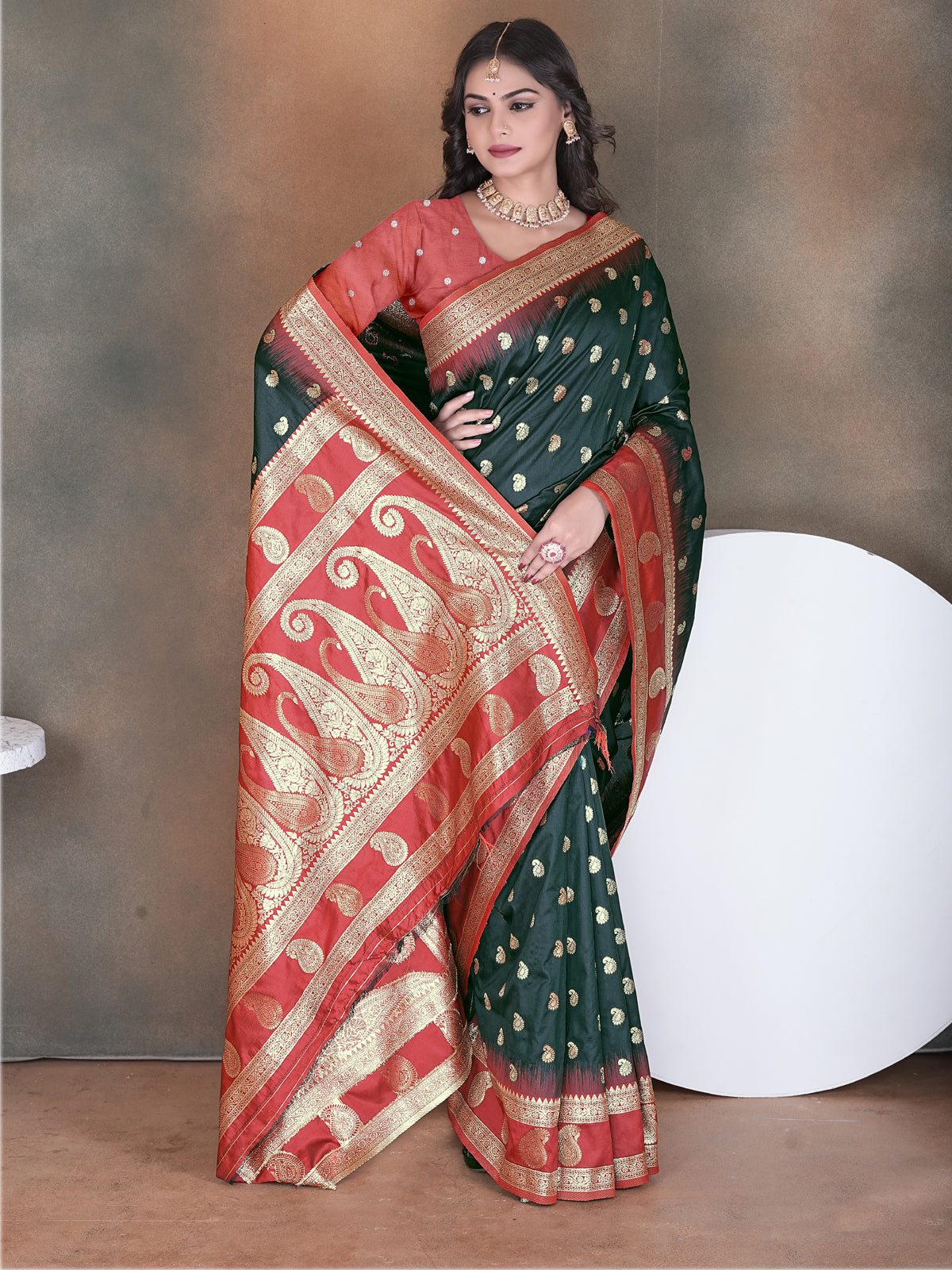 Green Silk Saree for Women – Traditional & Elegant Ethnic Wear
