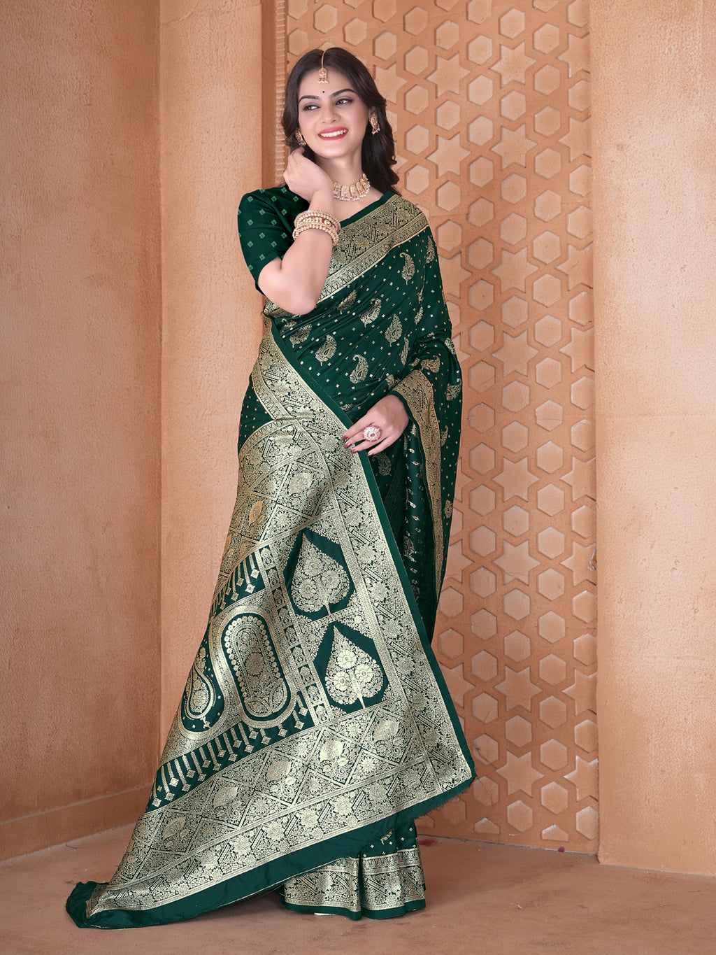 Green Silk Saree for Women – Elegant Traditional Ethnic Wear