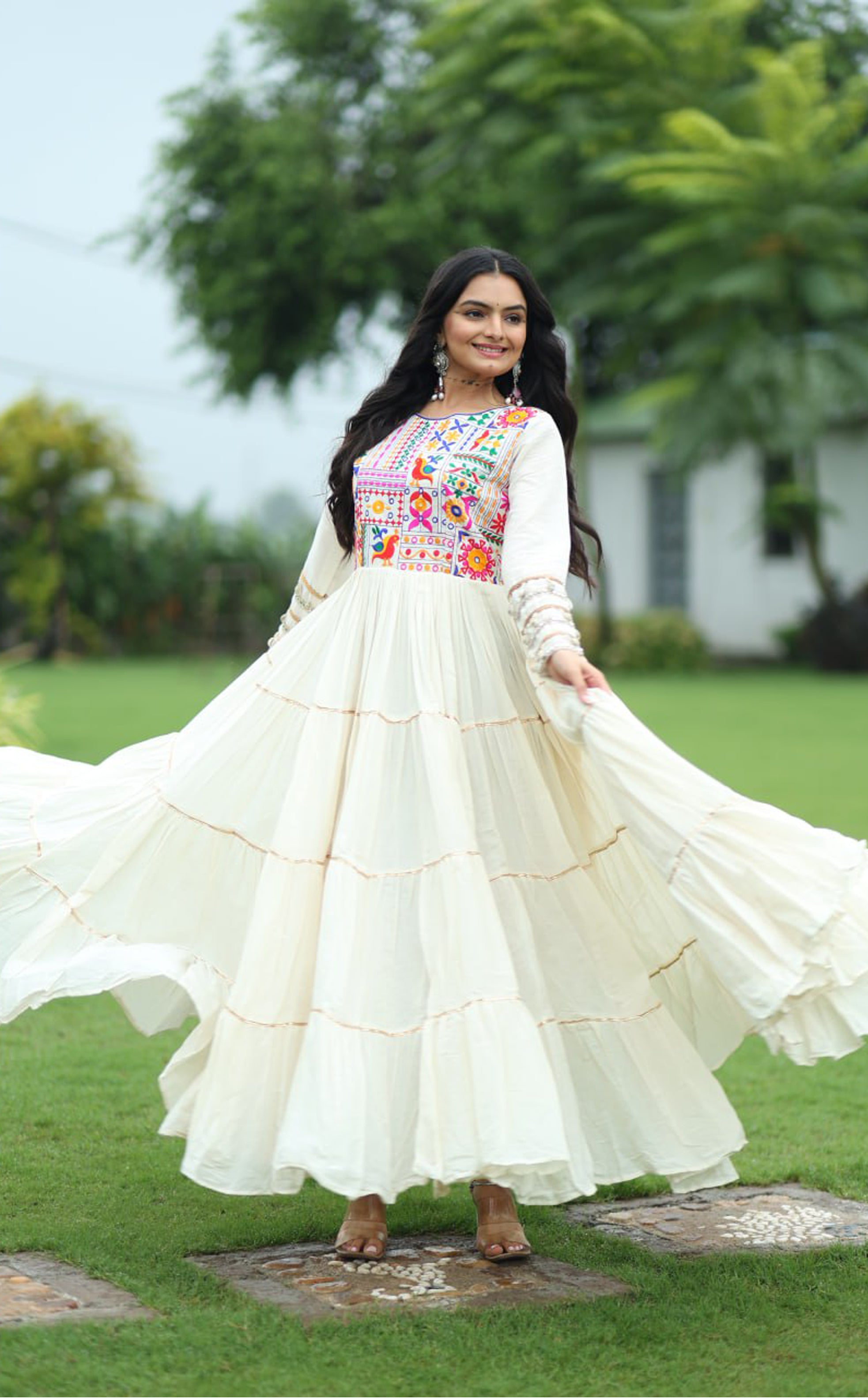 Off White Kora Cotton Saree with Multi-Thread Embroidery & Gota Patti Work – Traditional Ethnic Wear (User can adjust From 38" to 44" for your body comfort)