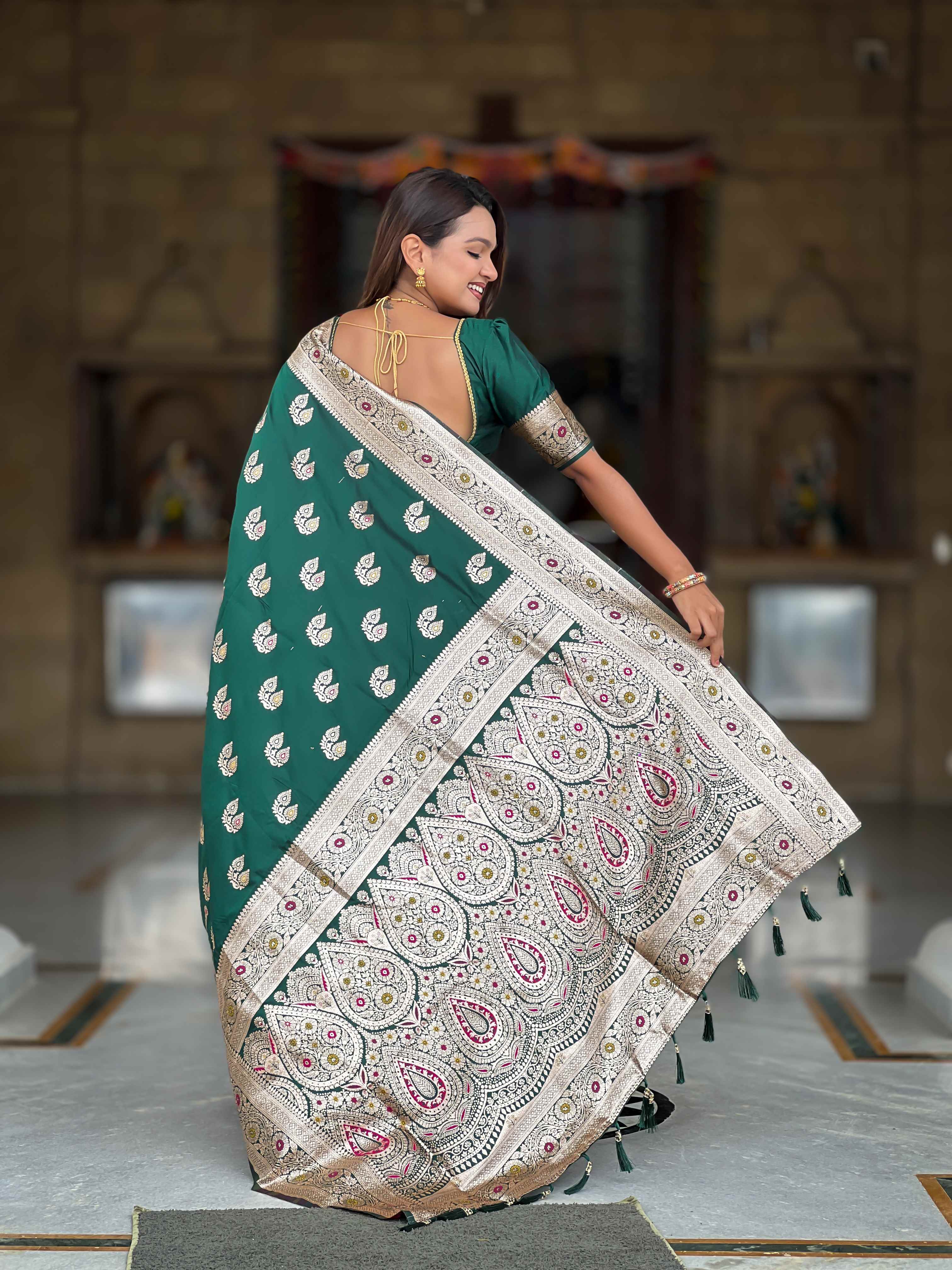 Green Soft Banarasi Silk Saree with Meenakari Zari Work & Rich Pallu Design