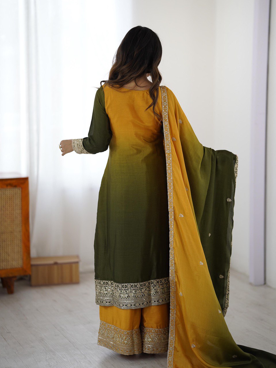 Elegant Green Embroidered Kurta set with Intricate Zari Work And Matching Dupatta