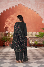 Women’s Black Georgette Kurta Set – Elegant Ethnic Wear for Weddings & Festive Occasions