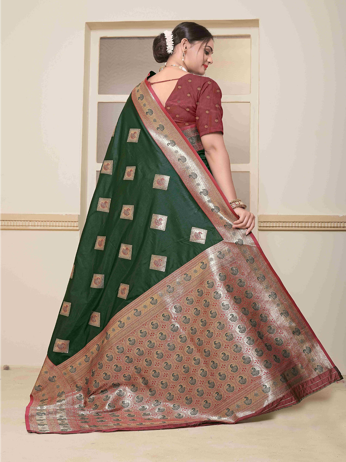Green  Art Silk Saree for Women – Elegant Ethnic Wear