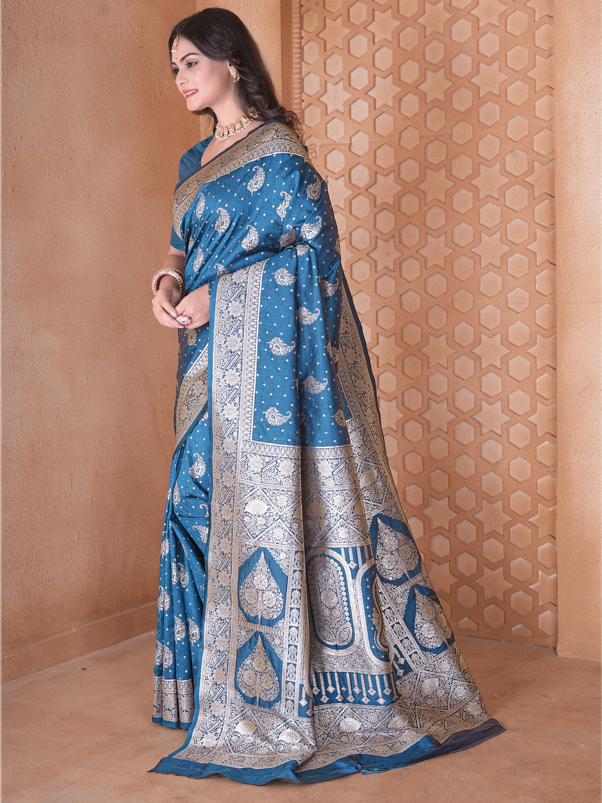 Blue Silk Saree for Women – Elegant Traditional Ethnic Wear