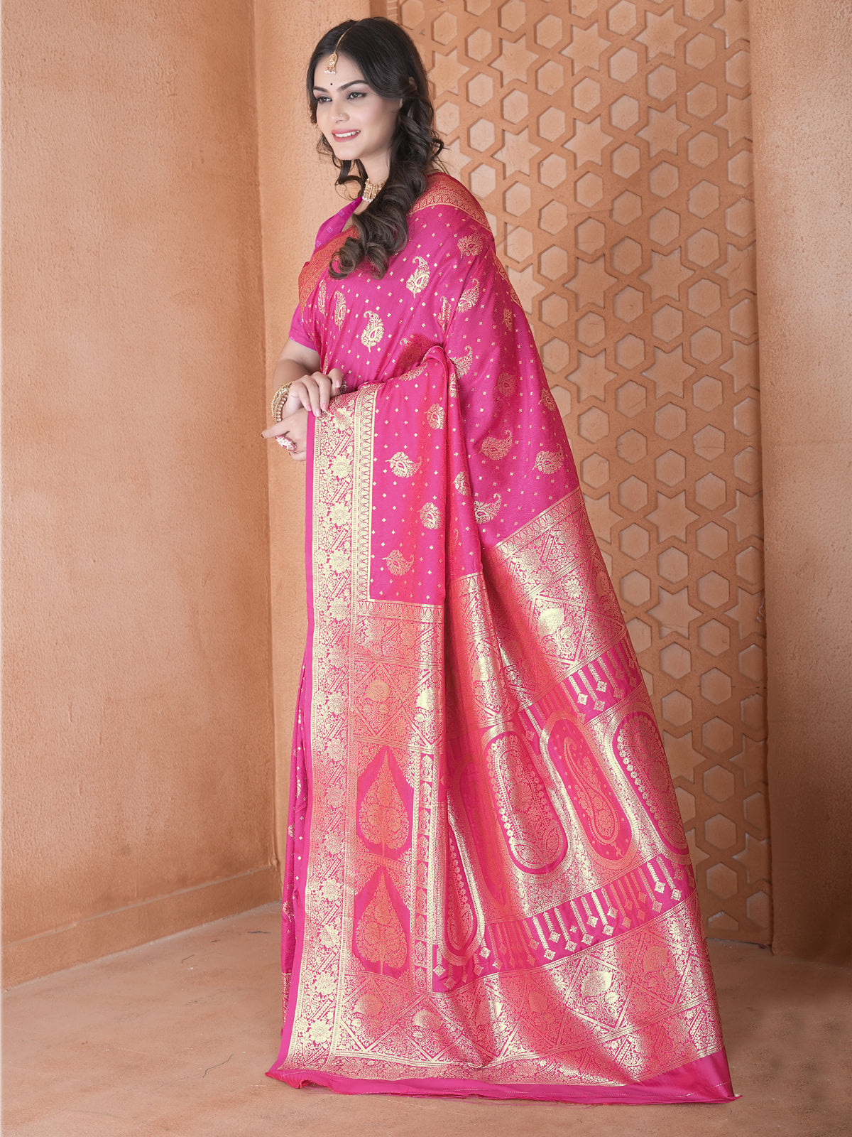 Pink Silk Saree for Women – Elegant Traditional Ethnic Wear