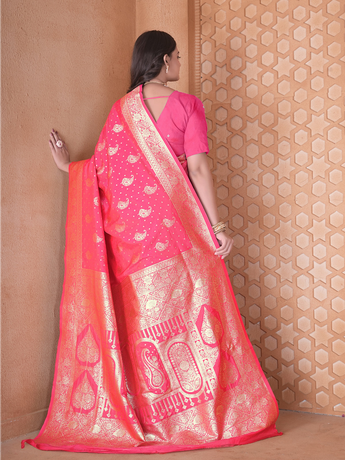Gajri Silk Saree for Women – Elegant Traditional Ethnic Wear
