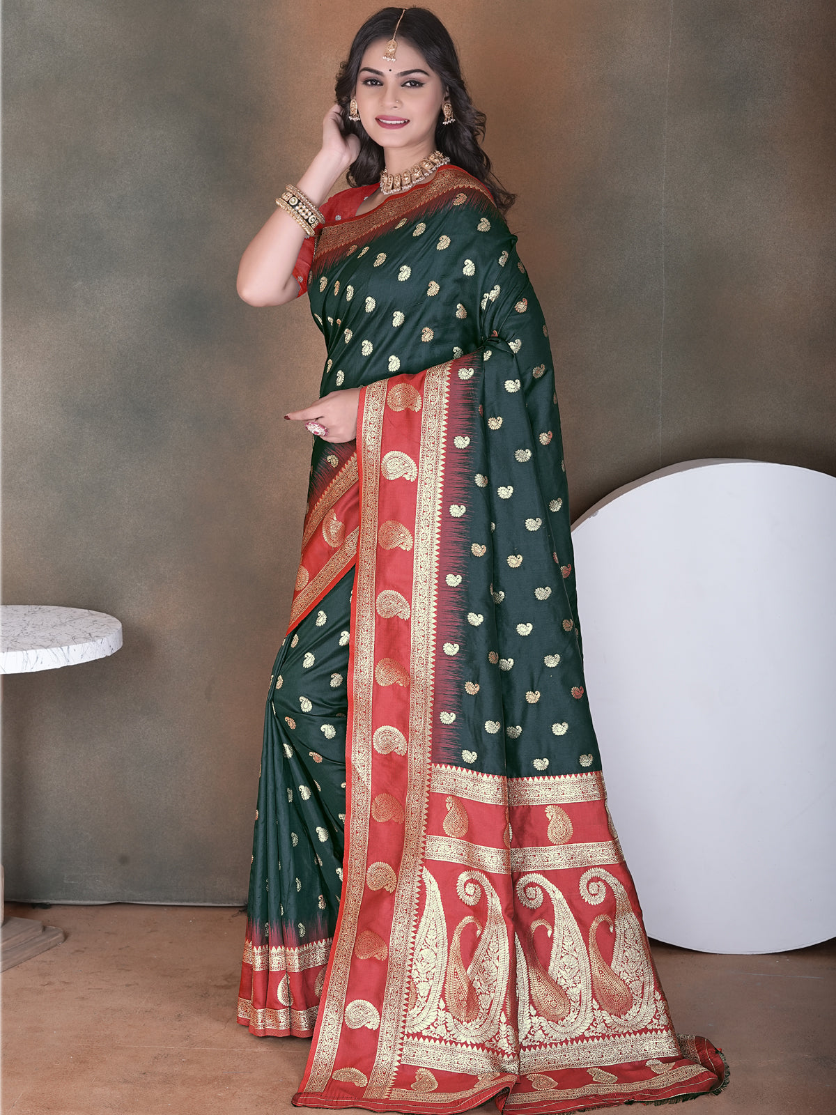 Green Silk Saree for Women – Traditional & Elegant Ethnic Wear