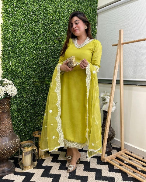 Women's Yellow Chanderi Embroidered Kurta Set with Organza Embroidery Work Dupatta