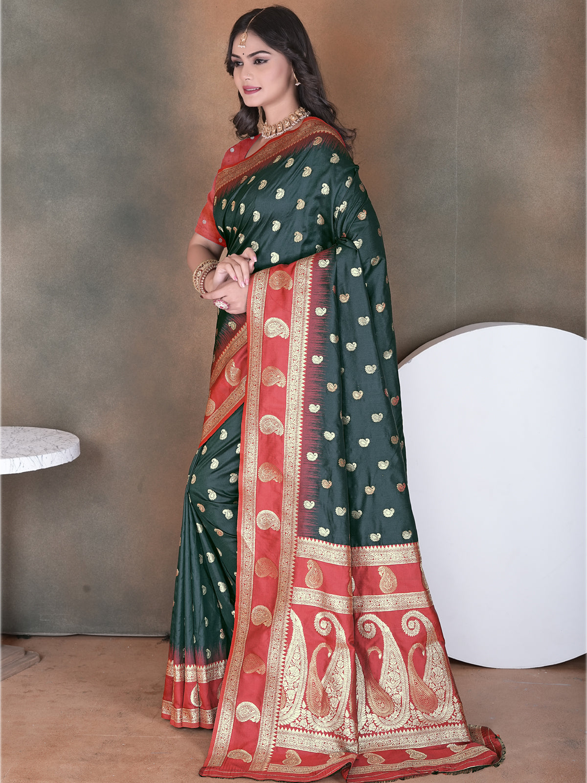 Green Silk Saree for Women – Traditional & Elegant Ethnic Wear
