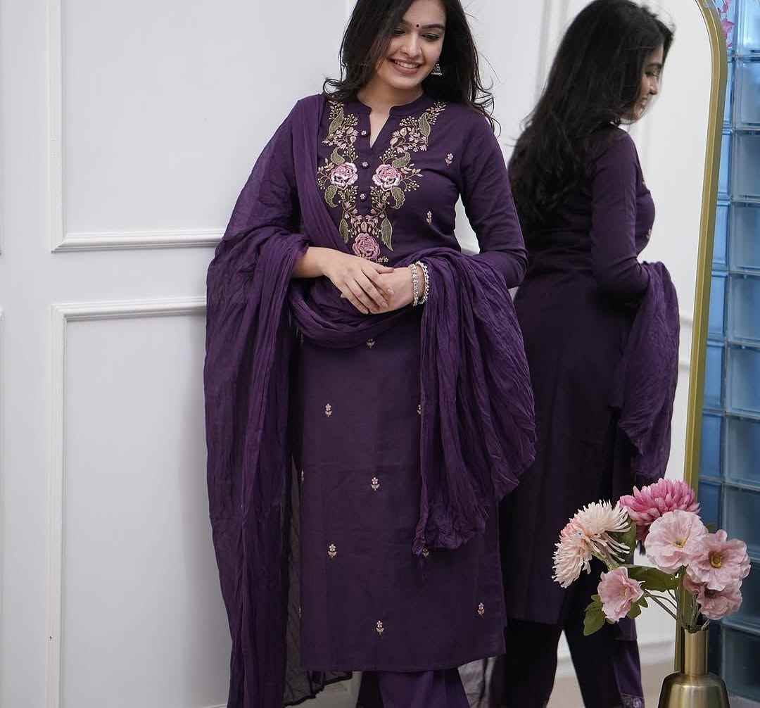 Women’s Purple Designer Rayon Slub Kurta Set Adorned with Sequin Embroidery