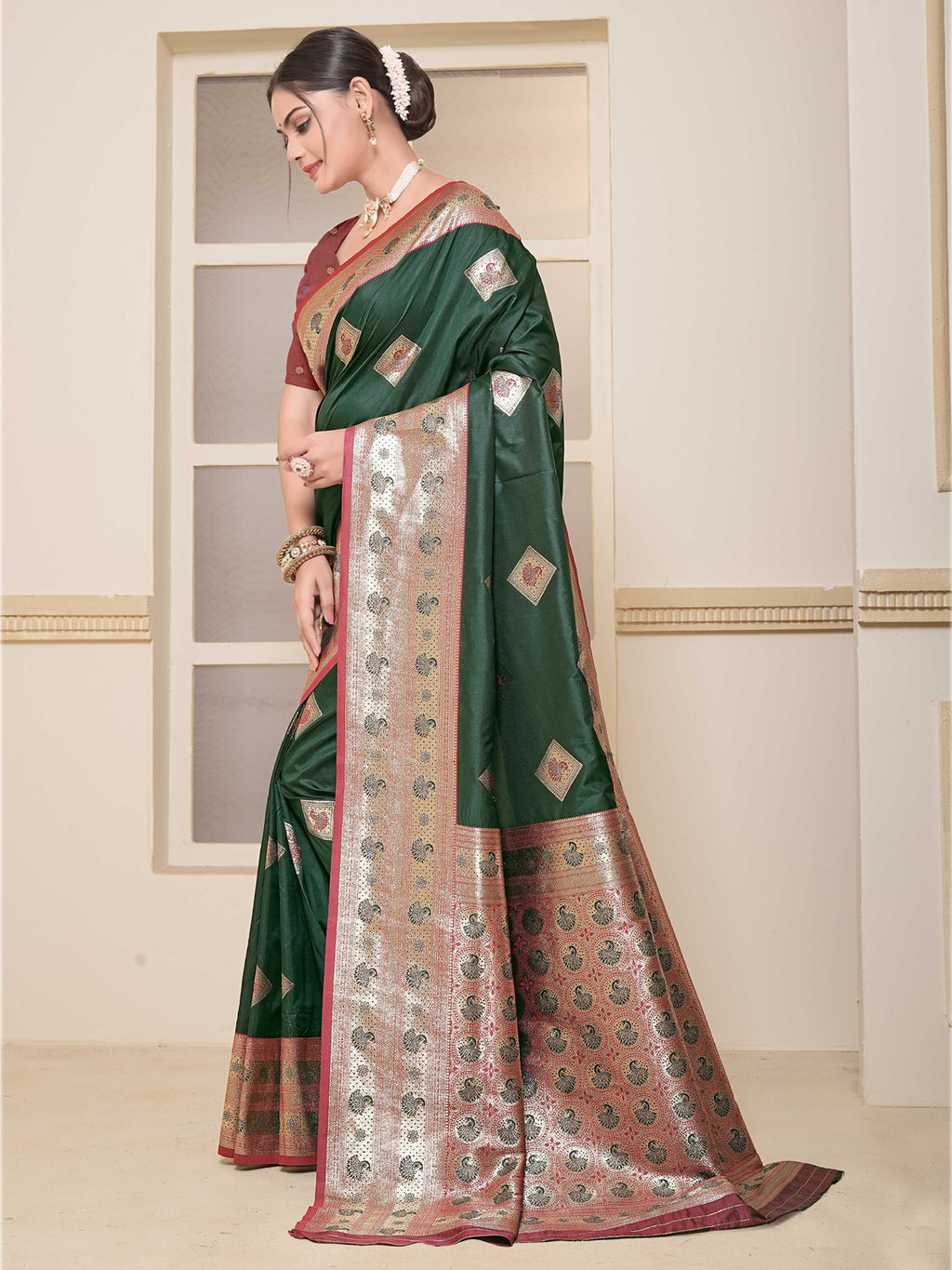 Green  Art Silk Saree for Women – Elegant Ethnic Wear