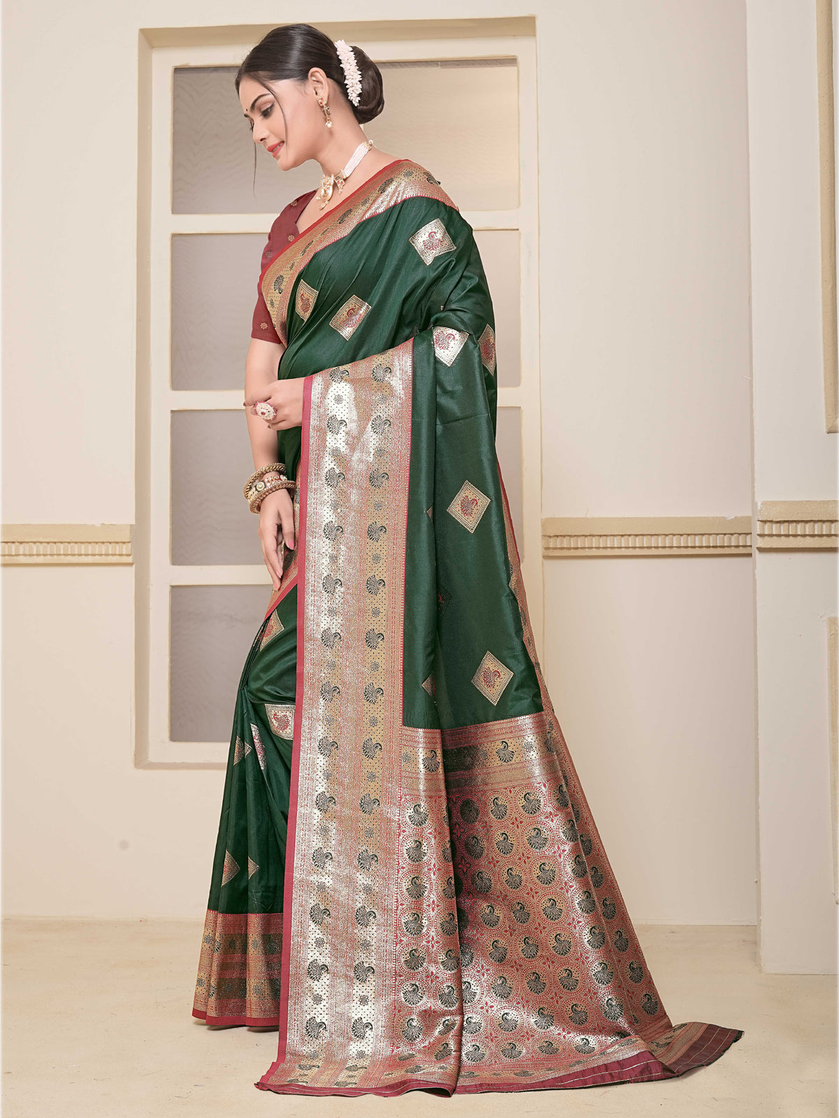 Green  Art Silk Saree for Women – Elegant Ethnic Wear