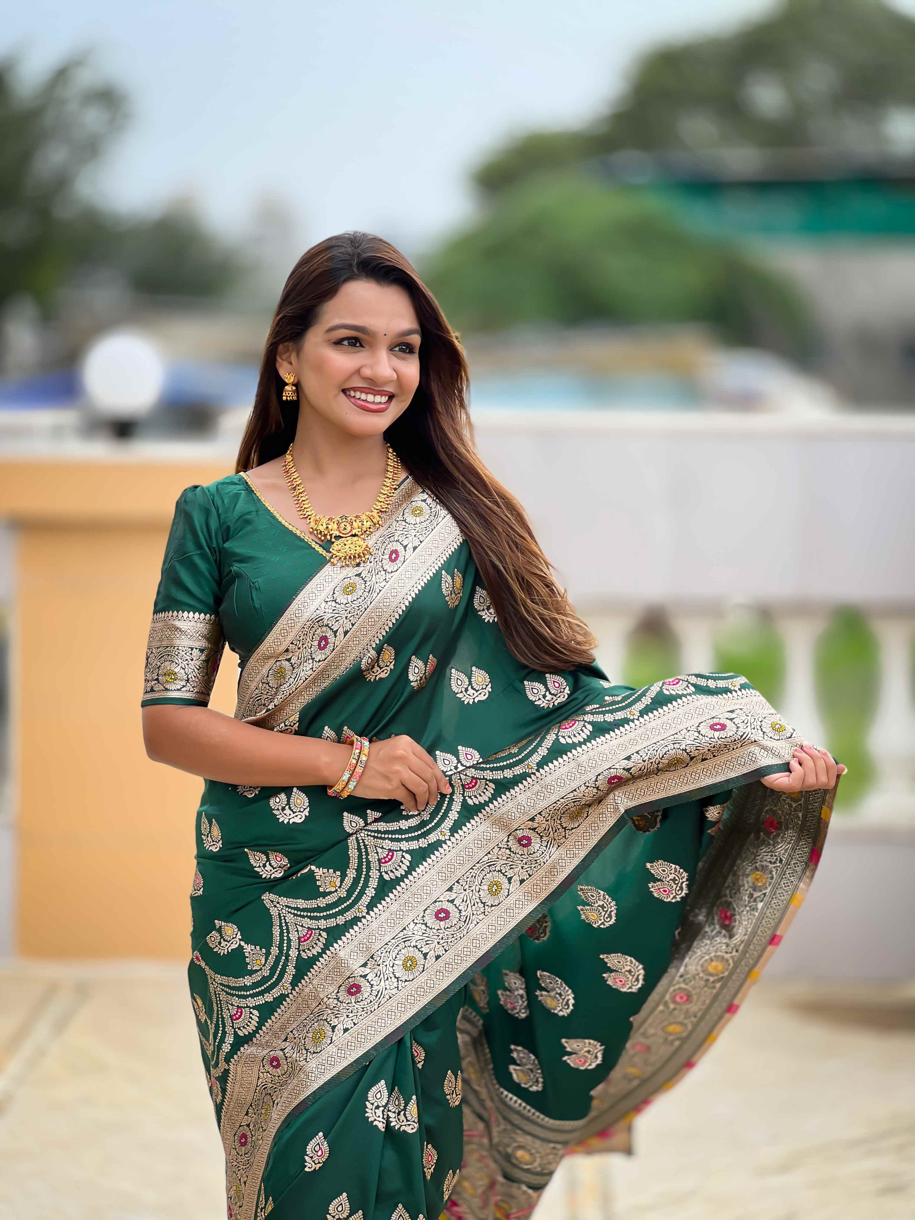 Green Soft Banarasi Silk Saree with Meenakari Zari Work & Rich Pallu Design
