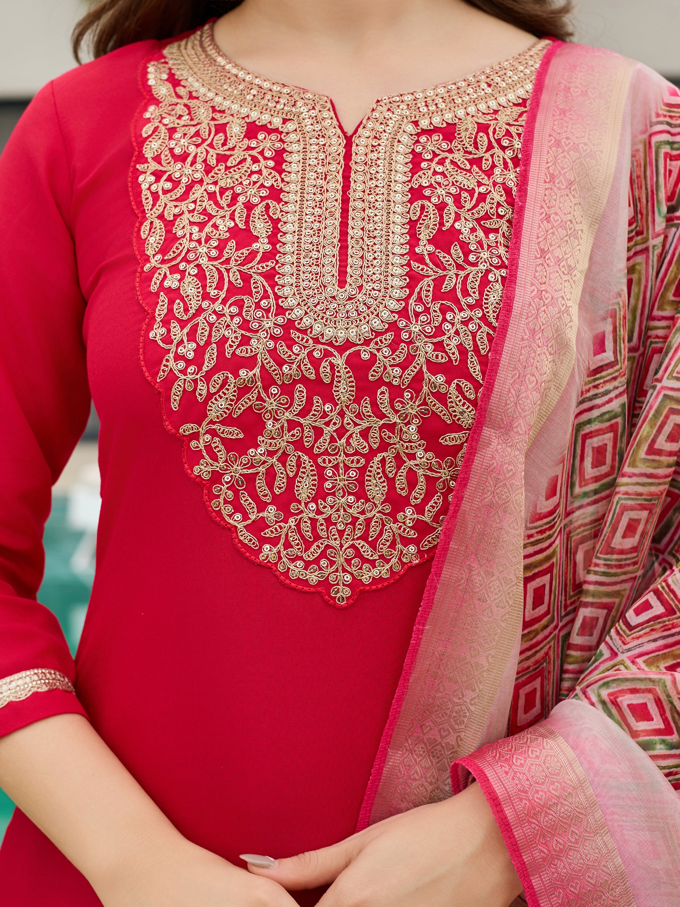Stylish Red Embroidered Rayon Slub Kurti Set with Organza Dupatta – Sizes S to 2XL