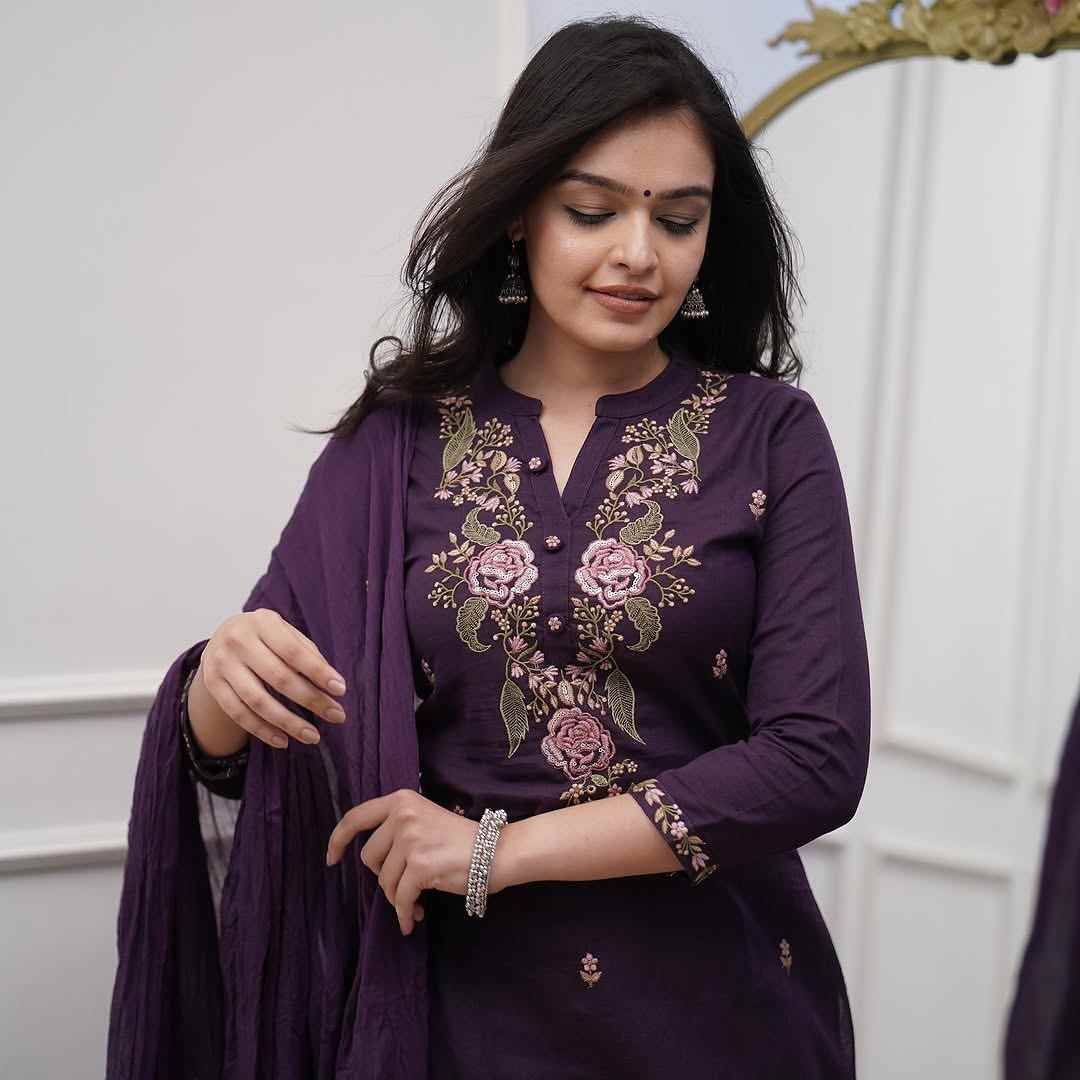 Women’s Purple Designer Rayon Slub Kurta Set Adorned with Sequin Embroidery