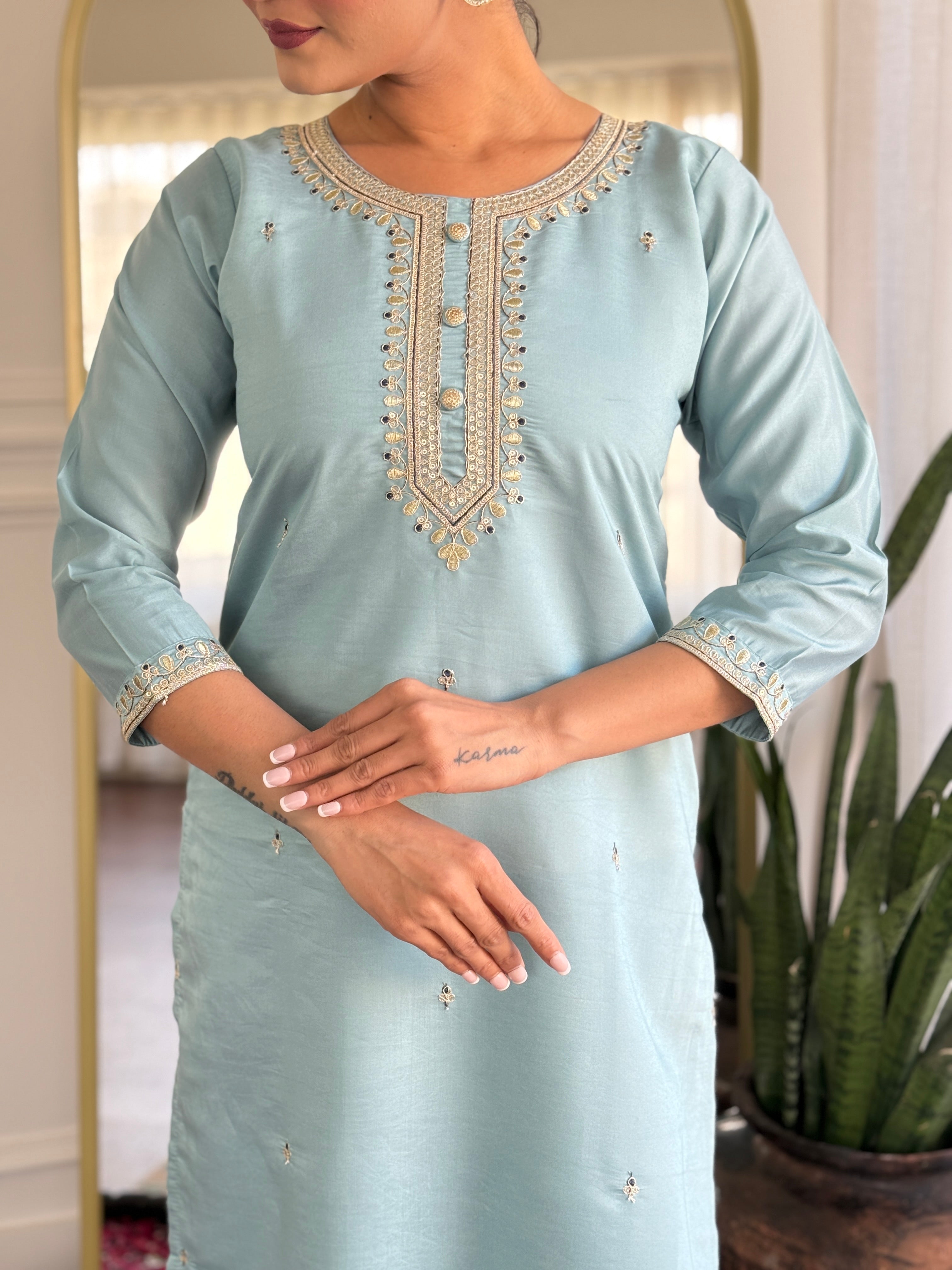 Women's Grey Chanderi Viscose Embroidered Kurta Set – Subtle & Sophisticated