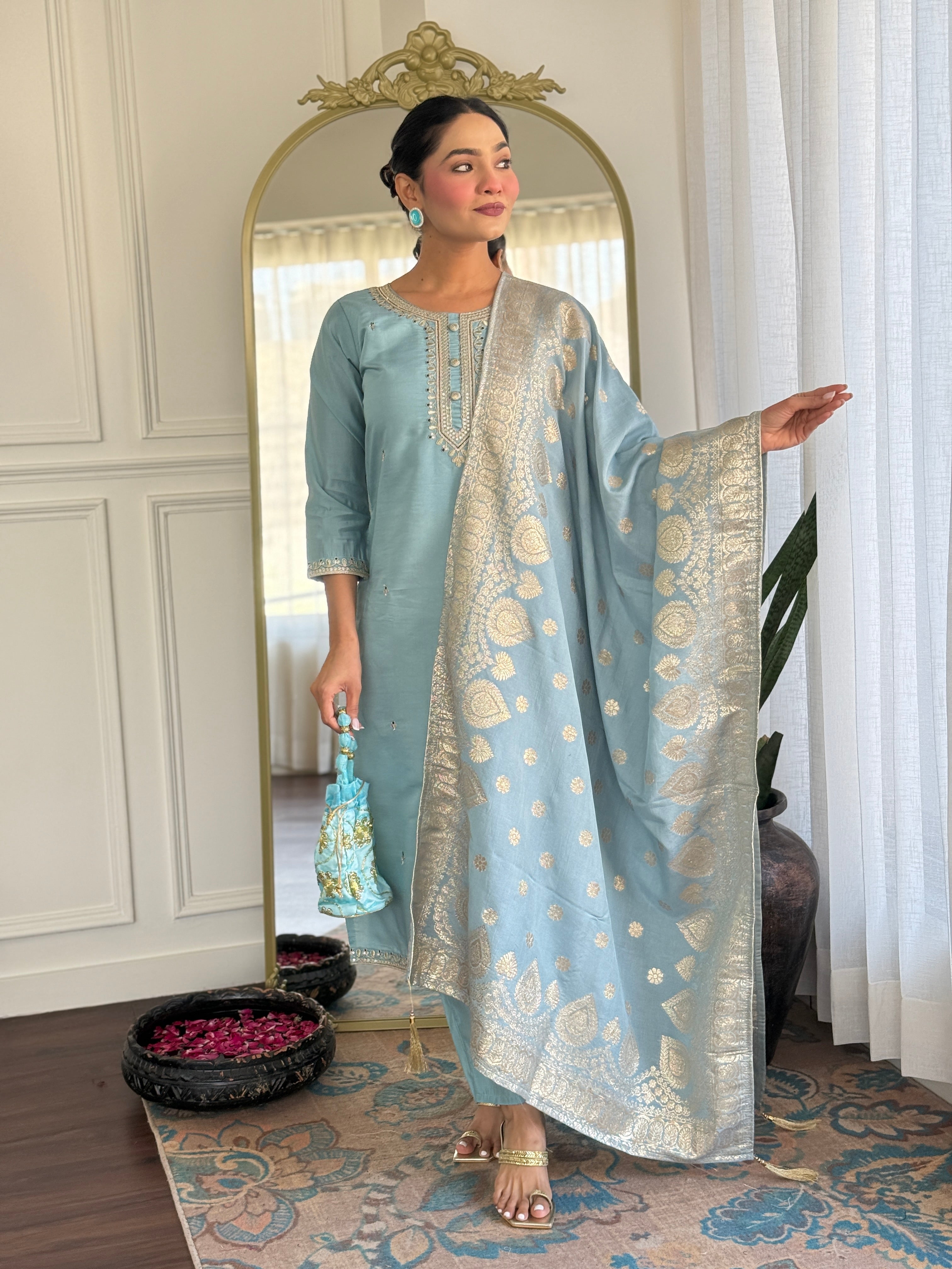 Women's Grey Chanderi Viscose Embroidered Kurta Set – Subtle & Sophisticated