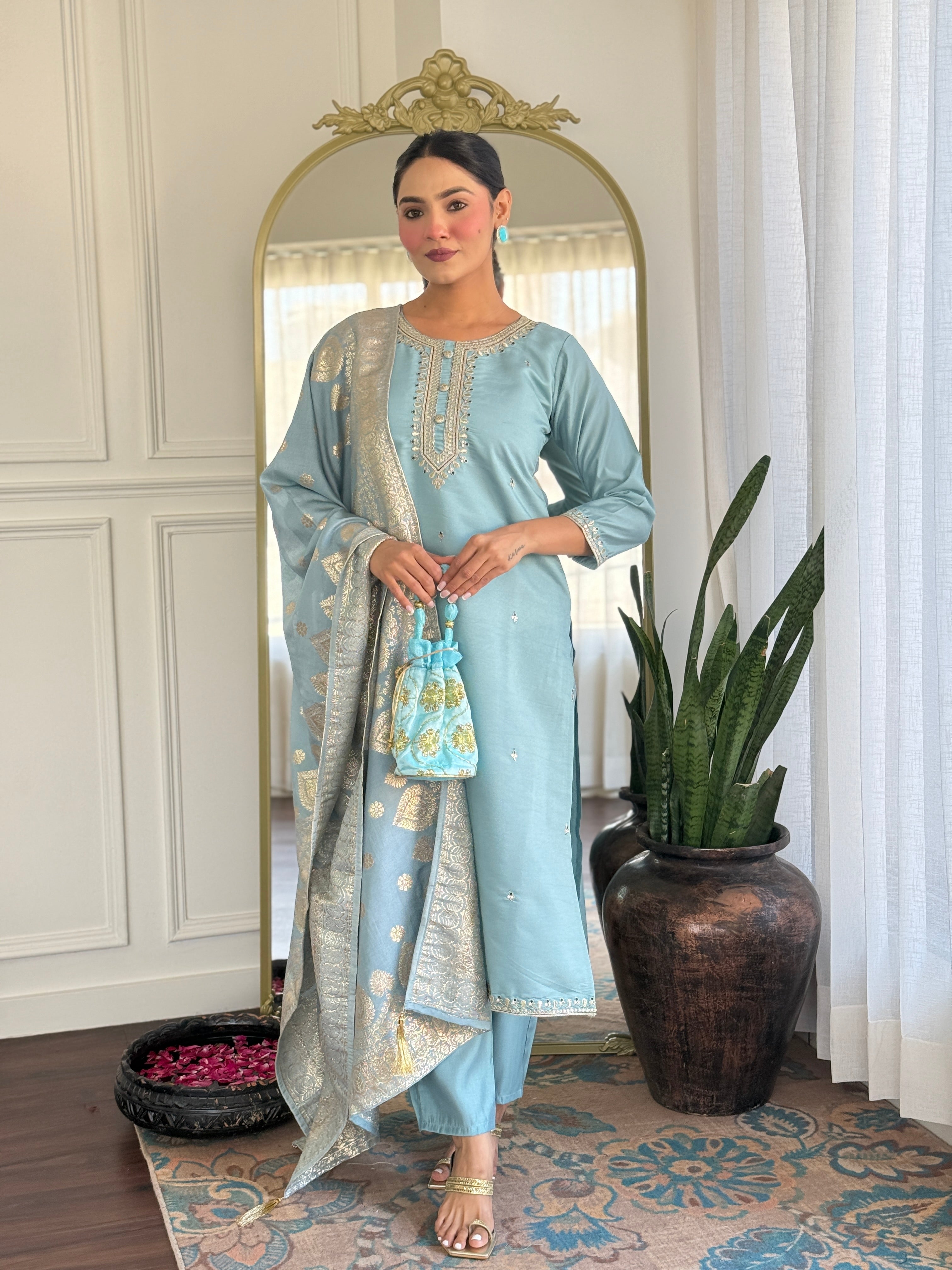 Women's Grey Chanderi Viscose Embroidered Kurta Set – Subtle & Sophisticated
