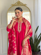 Women's Pink Chanderi Viscose Embroidered Kurta Set – Subtle & Sophisticated