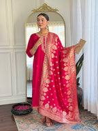 Women's Pink Chanderi Viscose Embroidered Kurta Set – Subtle & Sophisticated