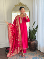 Women's Pink Chanderi Viscose Embroidered Kurta Set – Subtle & Sophisticated