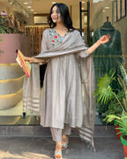 Women’s Grey Viscose Chinon Embroidered Kurta Set with Bhagalpuri Dupatta